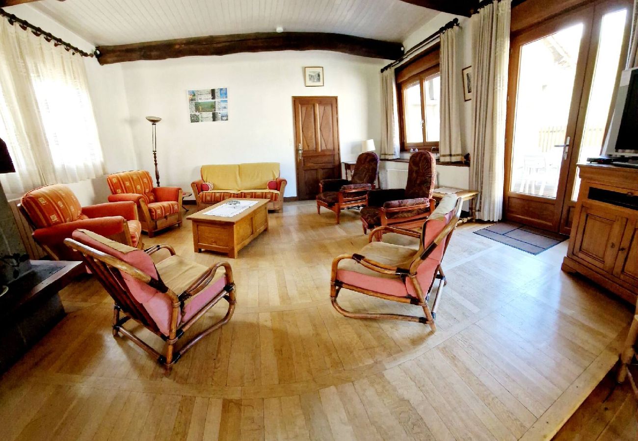 Maison à Laguiole - Gite de la Scierie, maison familiale Laguio