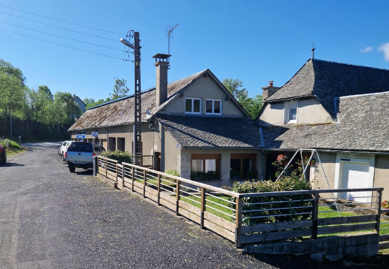 Maison à Laguiole - Gite de la Scierie, maison familiale Laguio