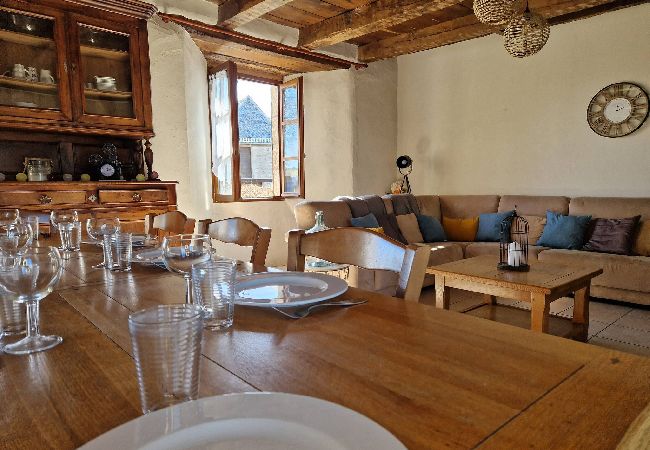 Maison à Florentin-la-Capelle - Ancien Presbytère,gîte familial