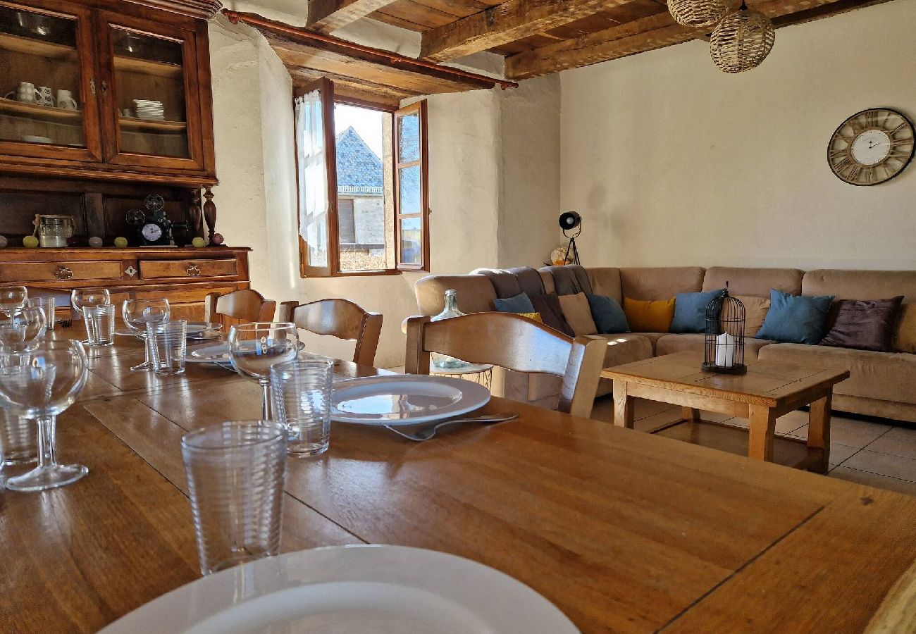 Maison à Florentin-la-Capelle - Ancien Presbytère,gîte familial