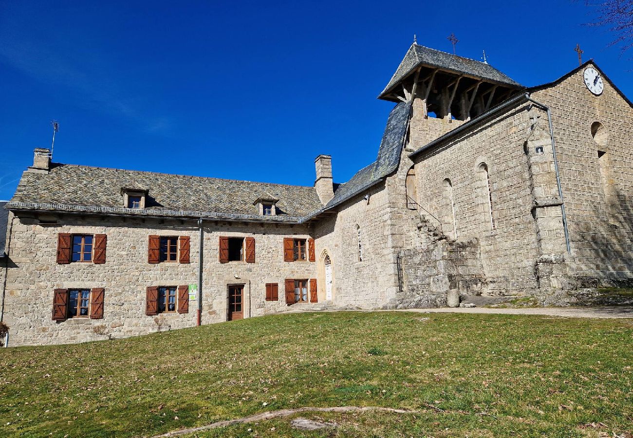 Maison à Florentin-la-Capelle - Ancien Presbytère,gîte familial