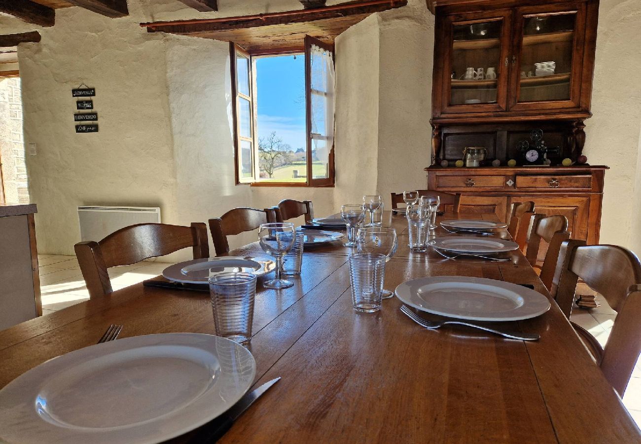 Maison à Florentin-la-Capelle - Ancien Presbytère,gîte familial