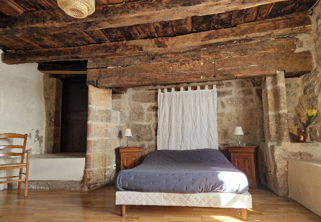 Maison à Florentin-la-Capelle - Ancien Presbytère,gîte familial