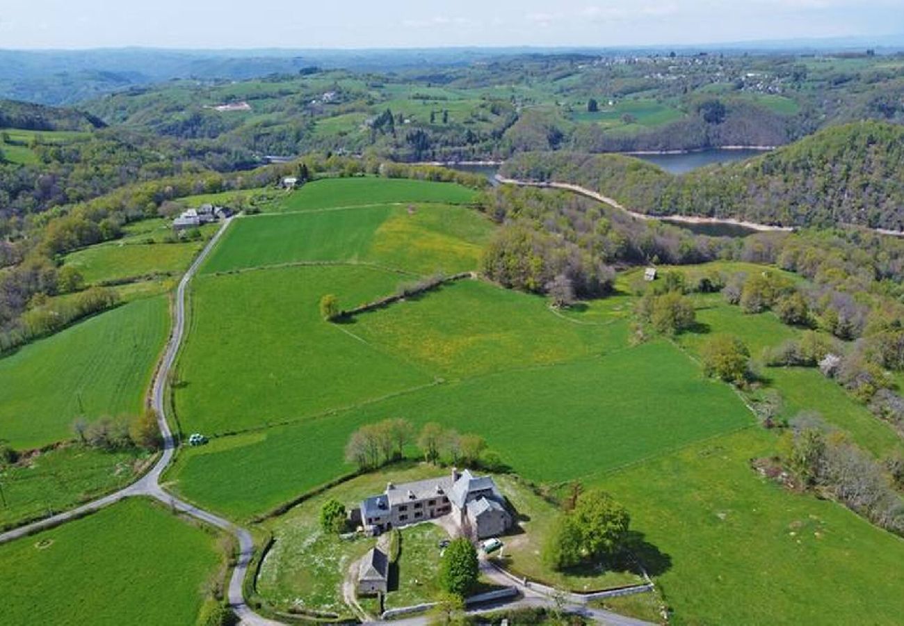 Maison à Florentin-la-Capelle - Ancien Presbytère,gîte familial