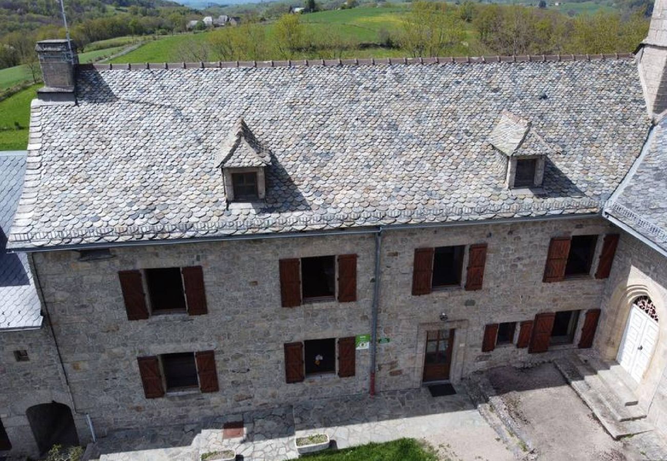 Maison à Florentin-la-Capelle - Ancien Presbytère,gîte familial
