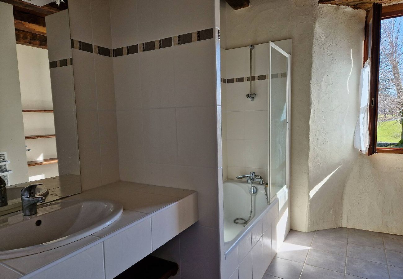 Maison à Florentin-la-Capelle - Ancien Presbytère,gîte familial