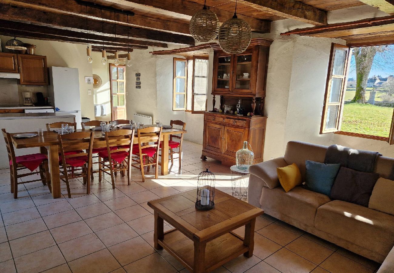 Maison à Florentin-la-Capelle - Ancien Presbytère,gîte familial