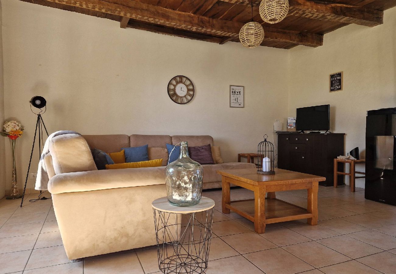 Maison à Florentin-la-Capelle - Ancien Presbytère,gîte familial