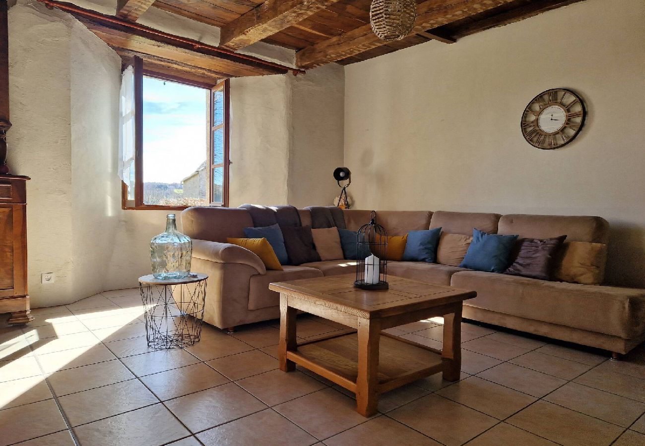 Maison à Florentin-la-Capelle - Ancien Presbytère,gîte familial