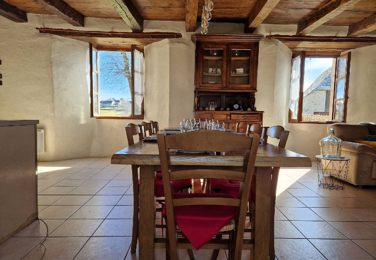 Maison à Florentin-la-Capelle - Ancien Presbytère,gîte familial