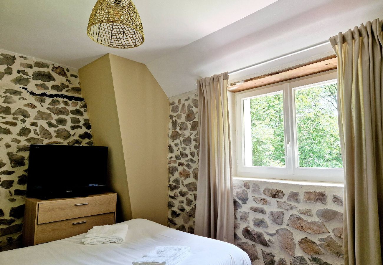 Maison à Golinhac - La Maioun, entouree de la foret