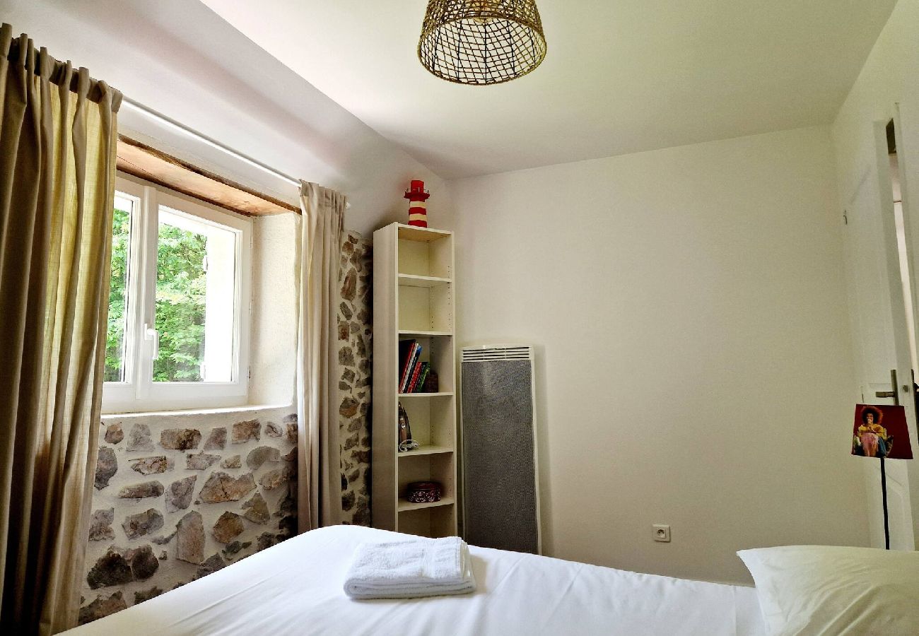 Maison à Golinhac - La Maioun, entouree de la foret