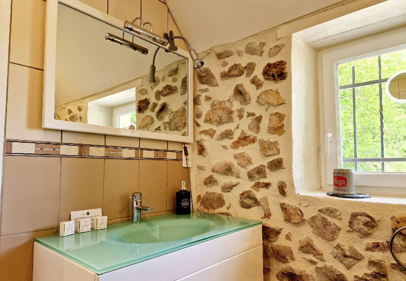 Maison à Golinhac - La Maioun, entouree de la foret