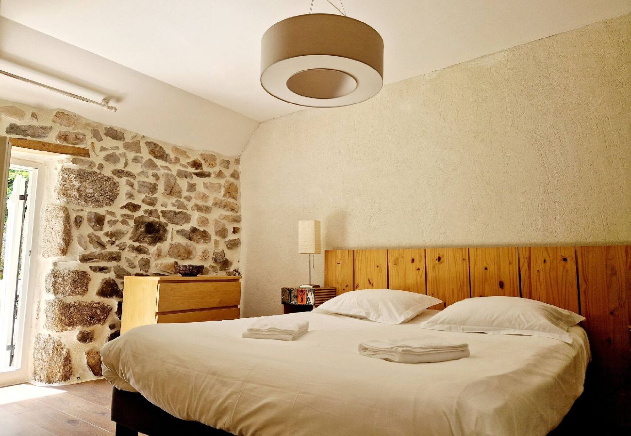 Maison à Golinhac - La Maioun, entouree de la foret