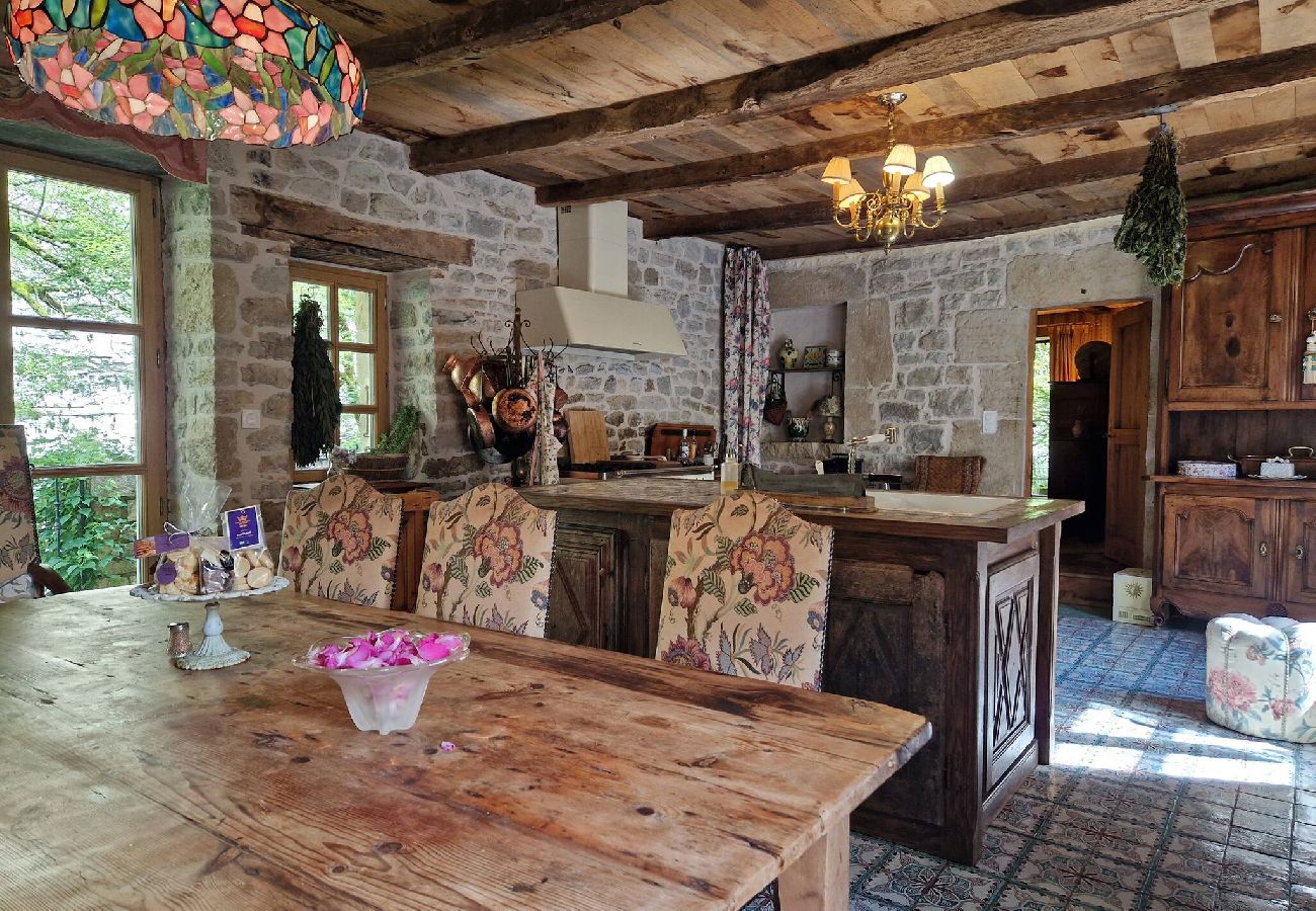 Maison à Bozouls - Moulin du XIIIe siècle pour 2 personnes