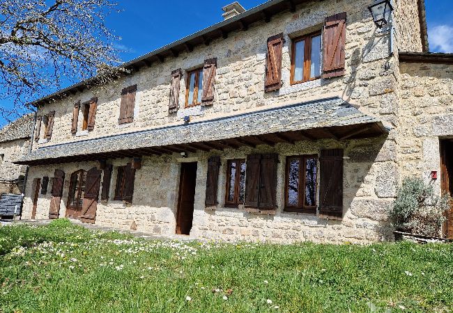 Maison à Saint-Amans-des-Cots - Gite la Roque, calme, campagne