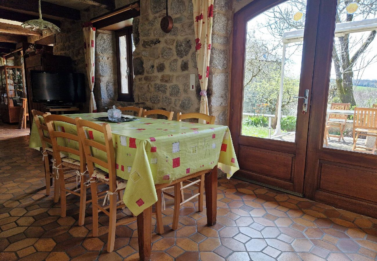 Maison à Saint-Amans-des-Cots - Gite la Roque, calme, campagne