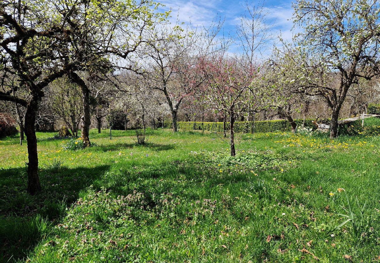 Maison à Saint-Amans-des-Cots - Gite la Roque, calme, campagne