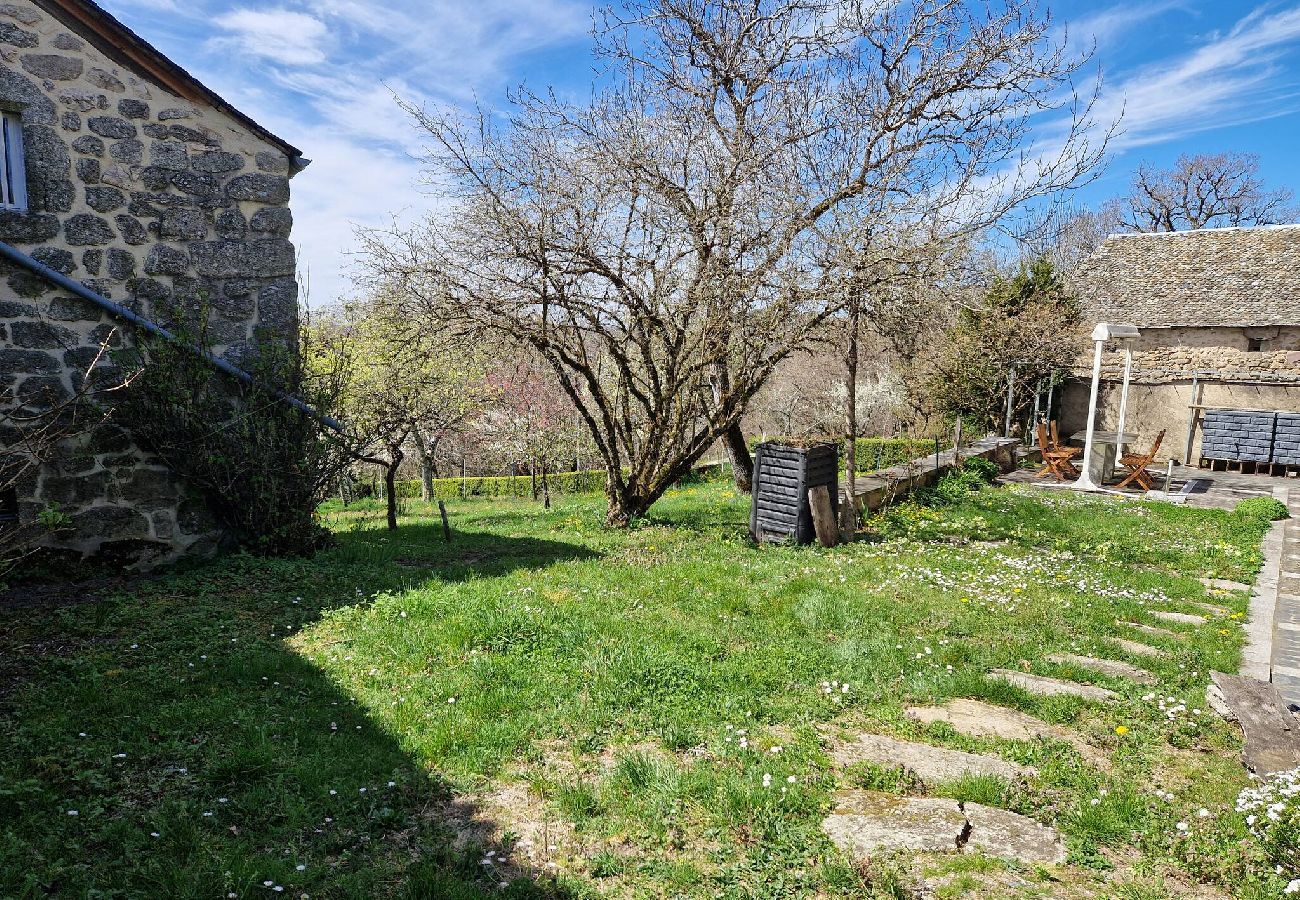 Maison à Saint-Amans-des-Cots - Gite la Roque, calme, campagne