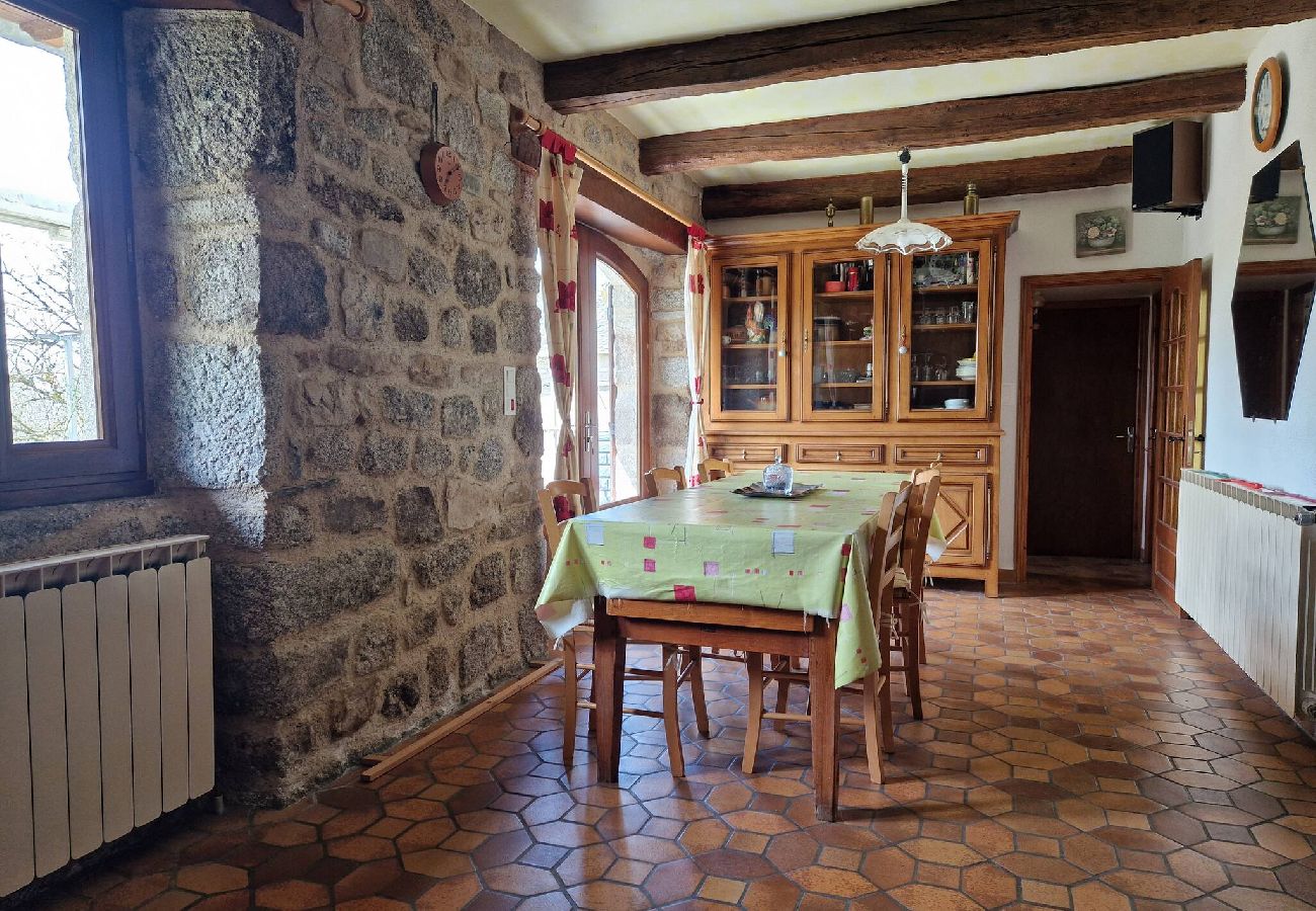 Maison à Saint-Amans-des-Cots - Gite la Roque, calme, campagne
