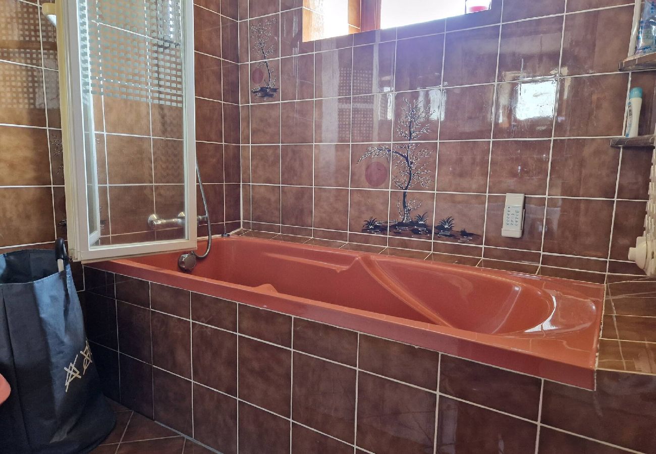 Maison à Saint-Amans-des-Cots - Gite la Roque, calme, campagne