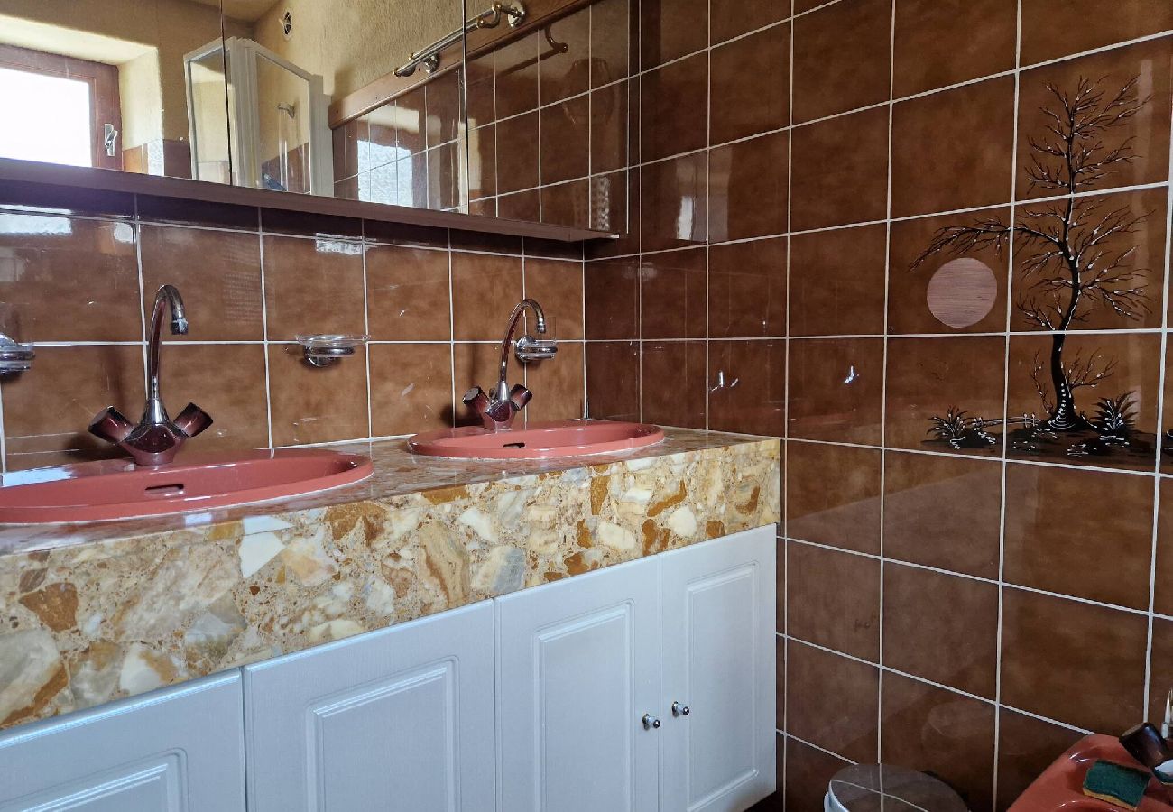 Maison à Saint-Amans-des-Cots - Gite la Roque, calme, campagne