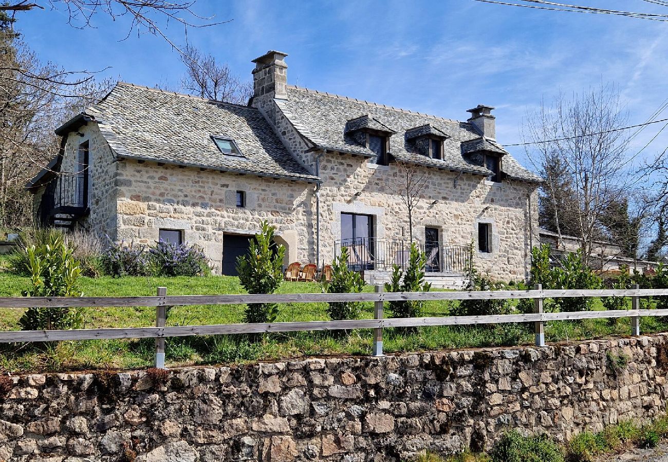 Maison à Saint-Amans-des-Cots - Gite de la Viadène