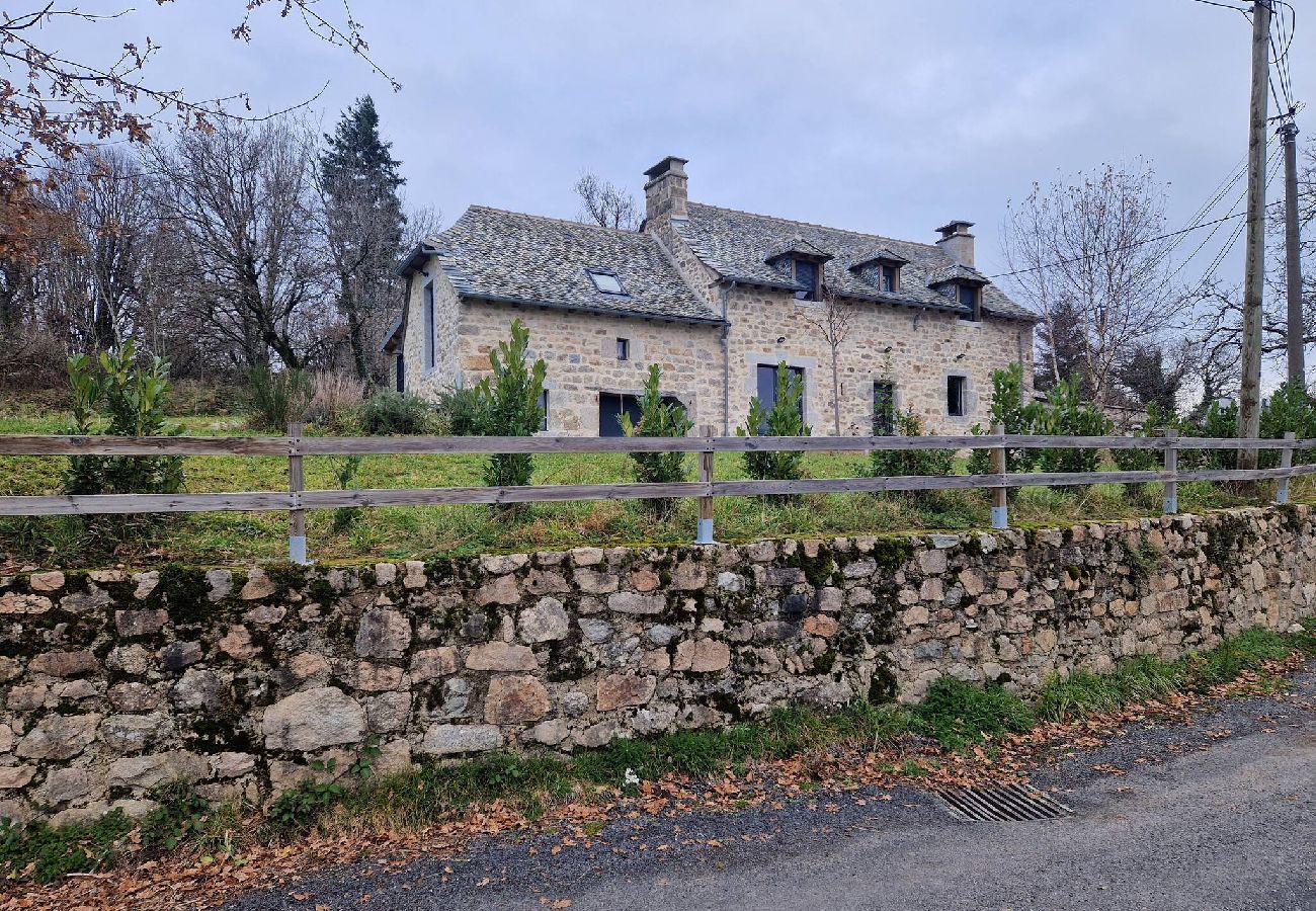 Maison à Saint-Amans-des-Cots - Gite de la Viadène