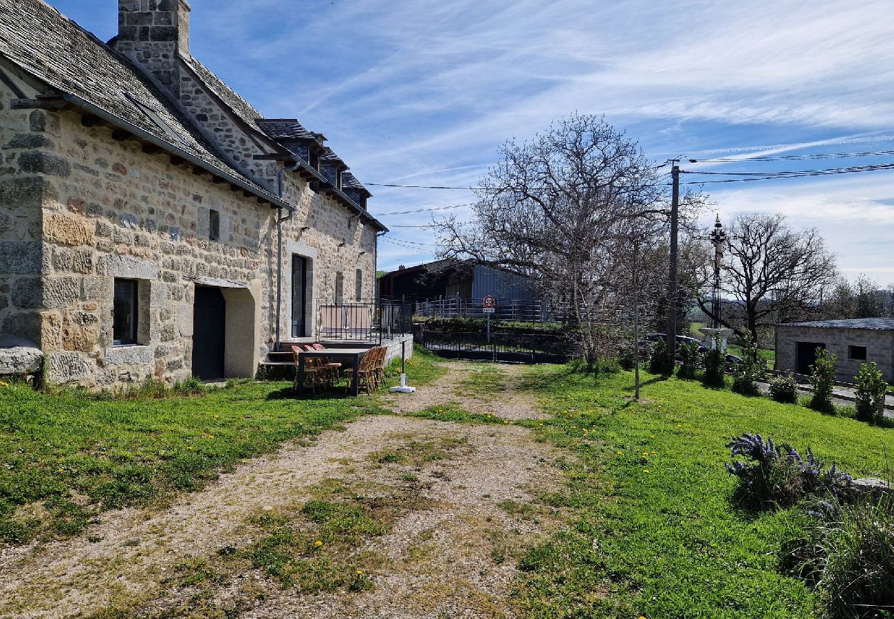 Maison à Saint-Amans-des-Cots - Gite de la Viadène