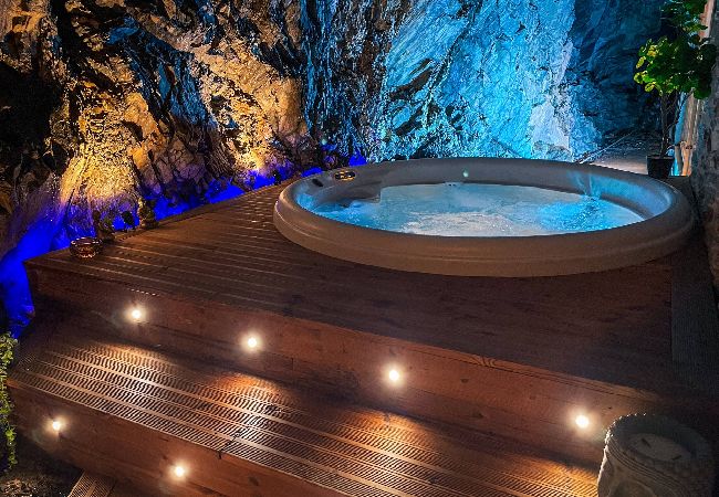 Maison à Estaing - L'Estagnole pour 2 personnes, jacuzzi, h