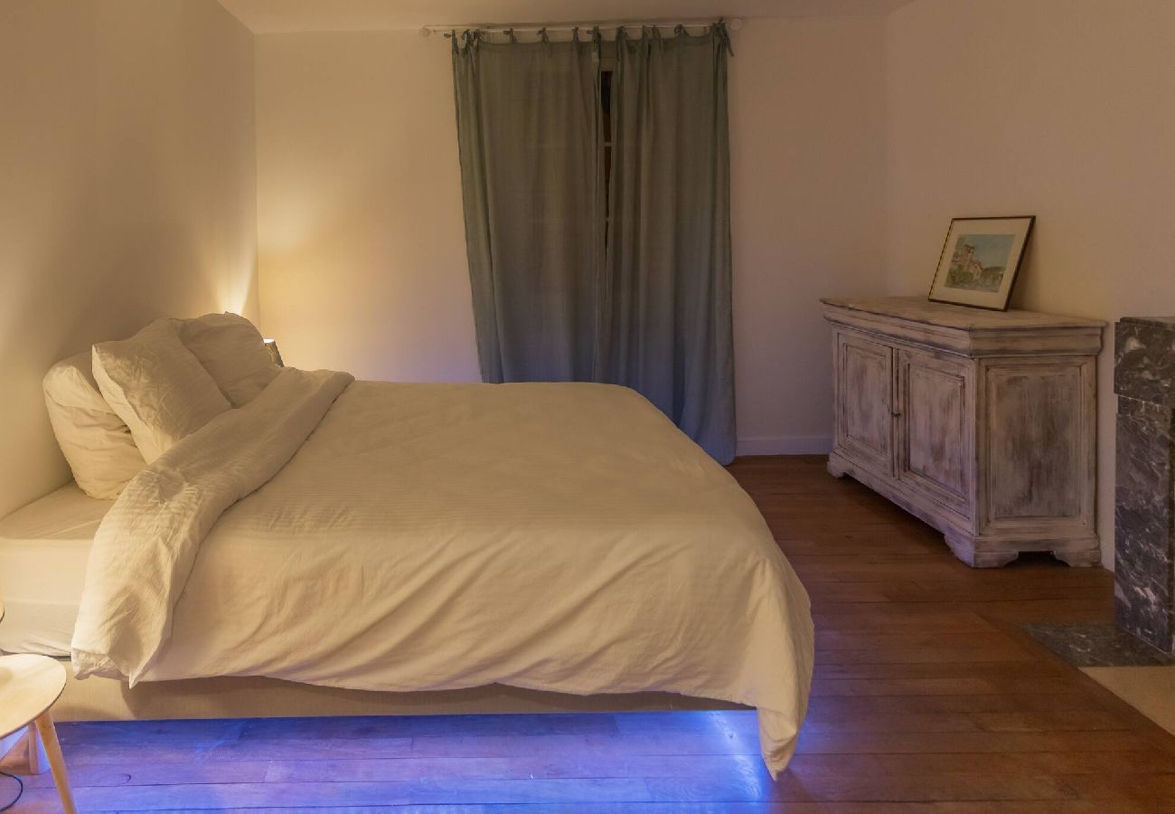 Maison à Estaing - L'Estagnole pour 2 personnes, jacuzzi, h