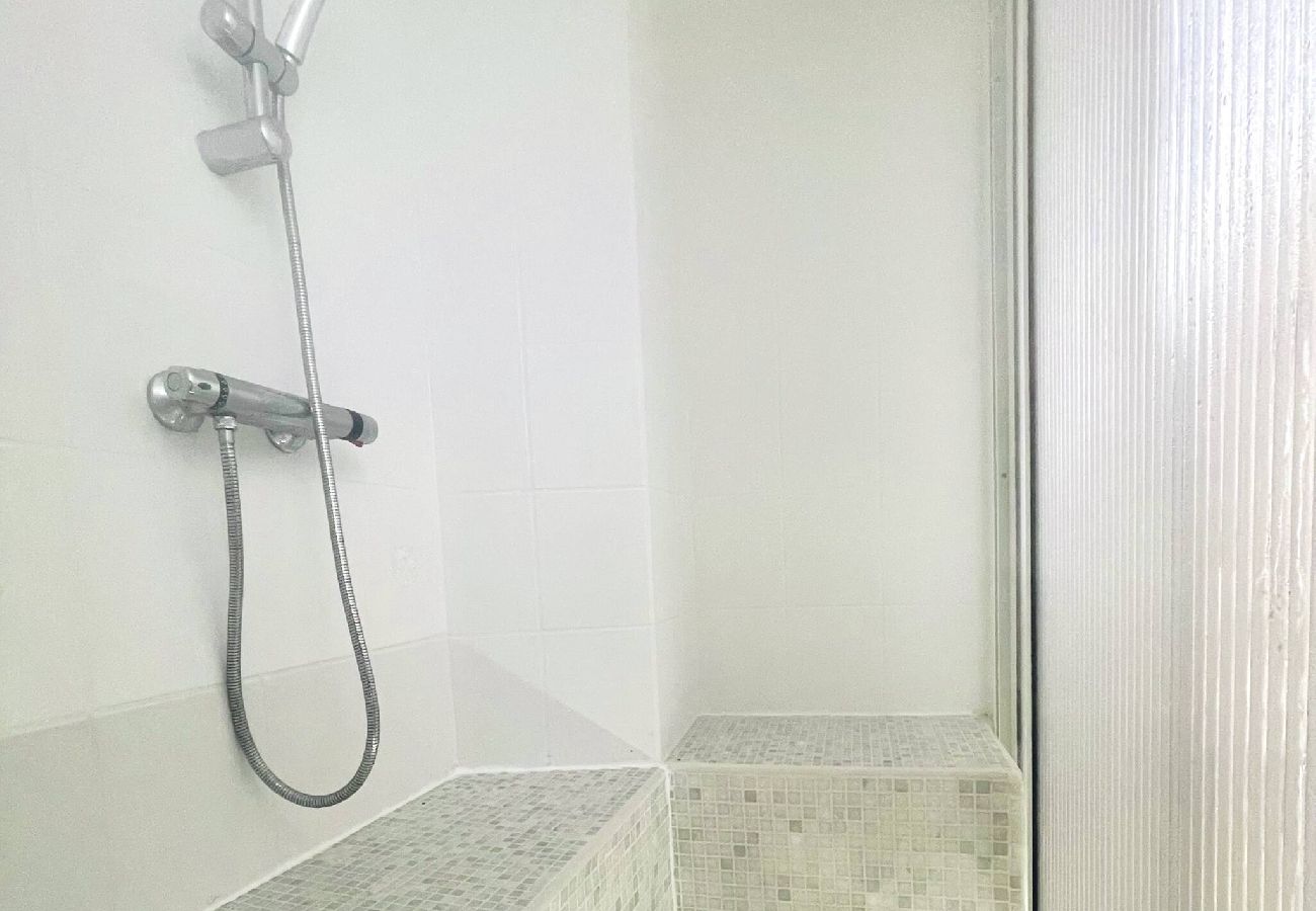 Maison à Estaing - L'Estagnole pour 2 personnes, jacuzzi, h