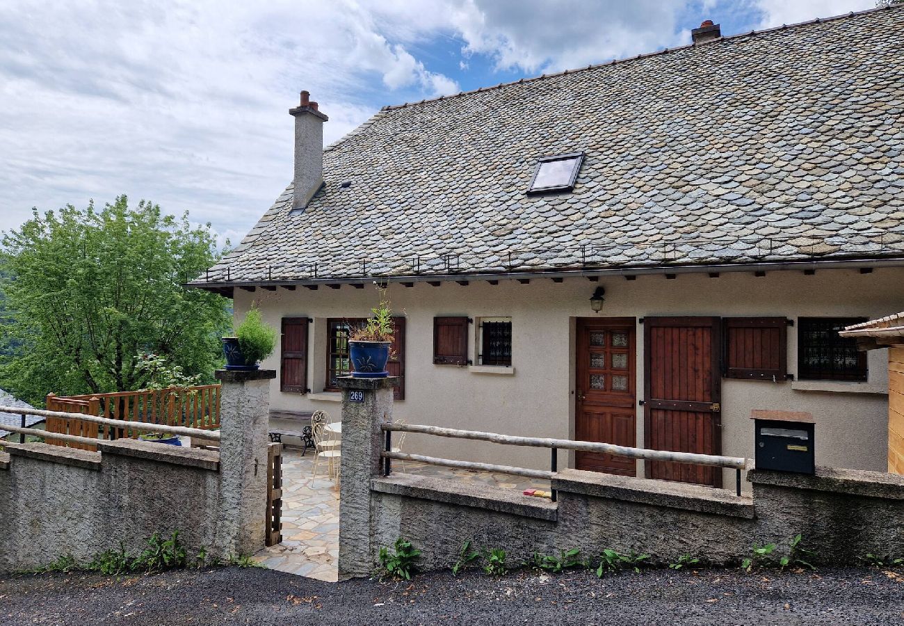 Maison à Campouriez - Maison Le Yoti,  jolie vue sur la Vall&eacute;