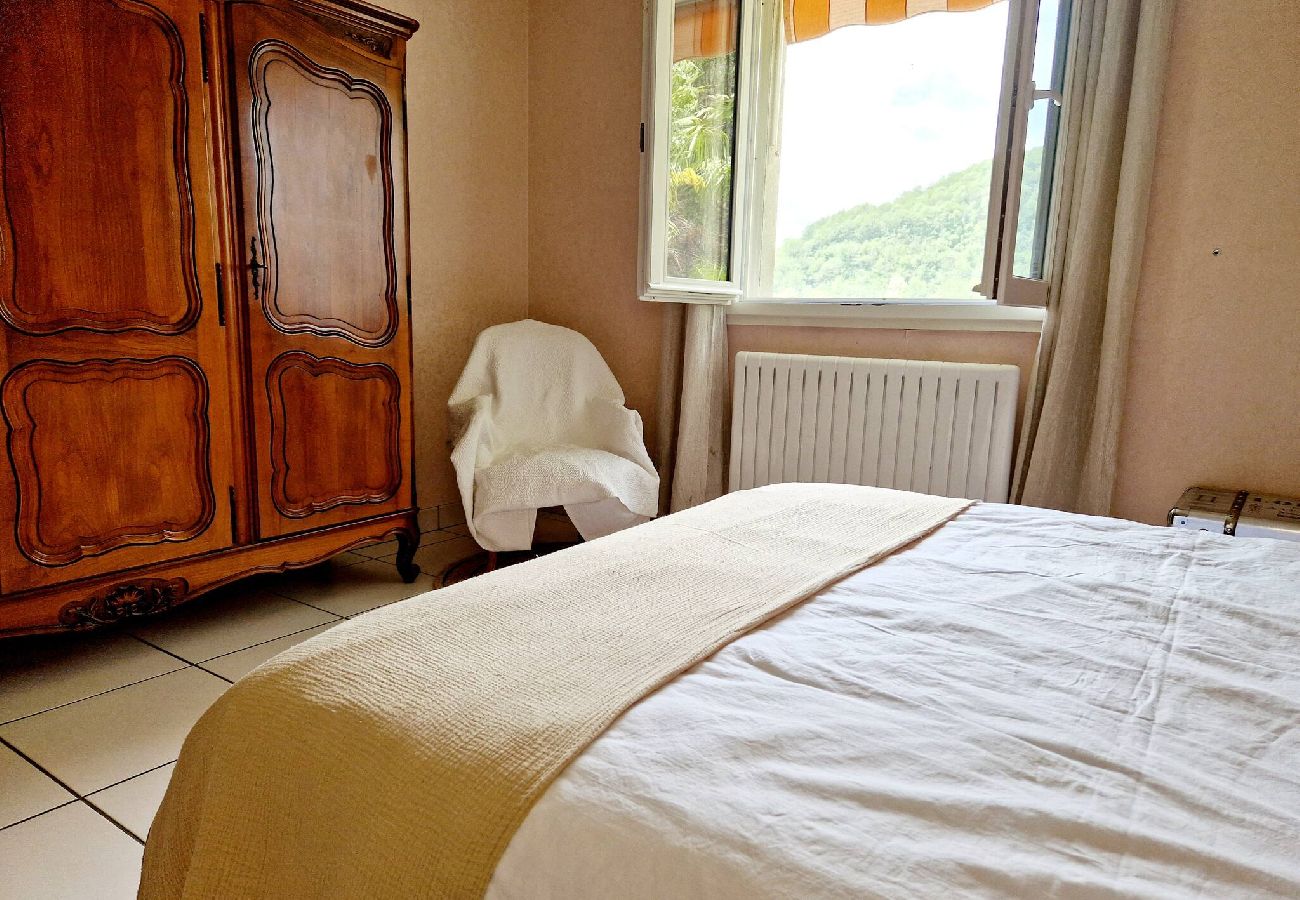 Maison à Campouriez - Maison Le Yoti,  jolie vue sur la Vall&eacute;