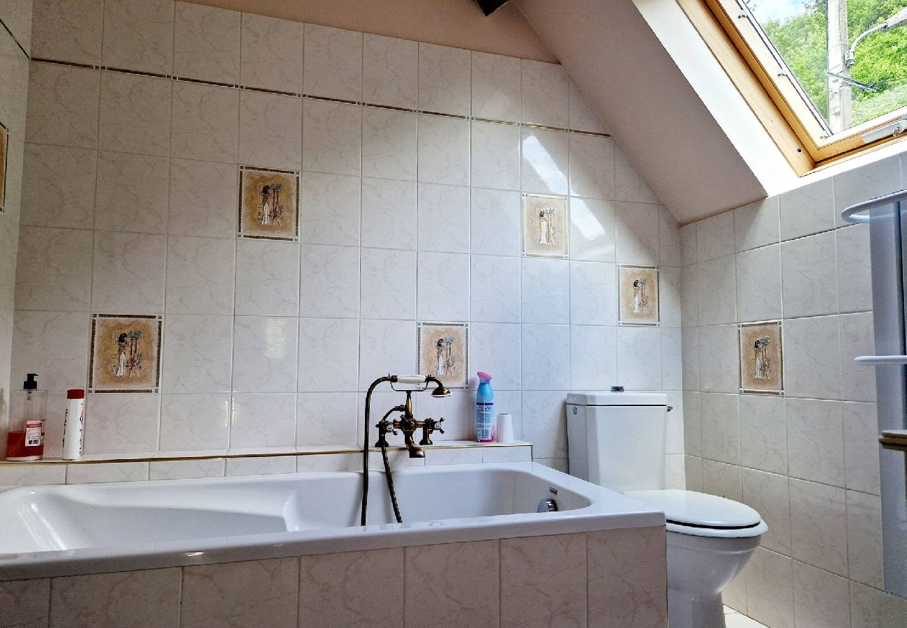 Maison à Campouriez - Maison Le Yoti,  jolie vue sur la Vall&eacute;