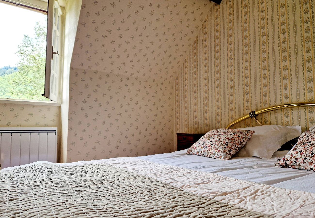 Maison à Campouriez - Maison Le Yoti,  jolie vue sur la Vall&eacute;