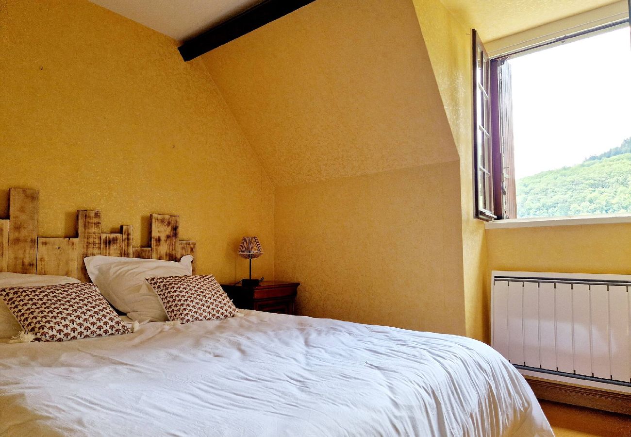 Maison à Campouriez - Maison Le Yoti,  jolie vue sur la Vall&eacute;