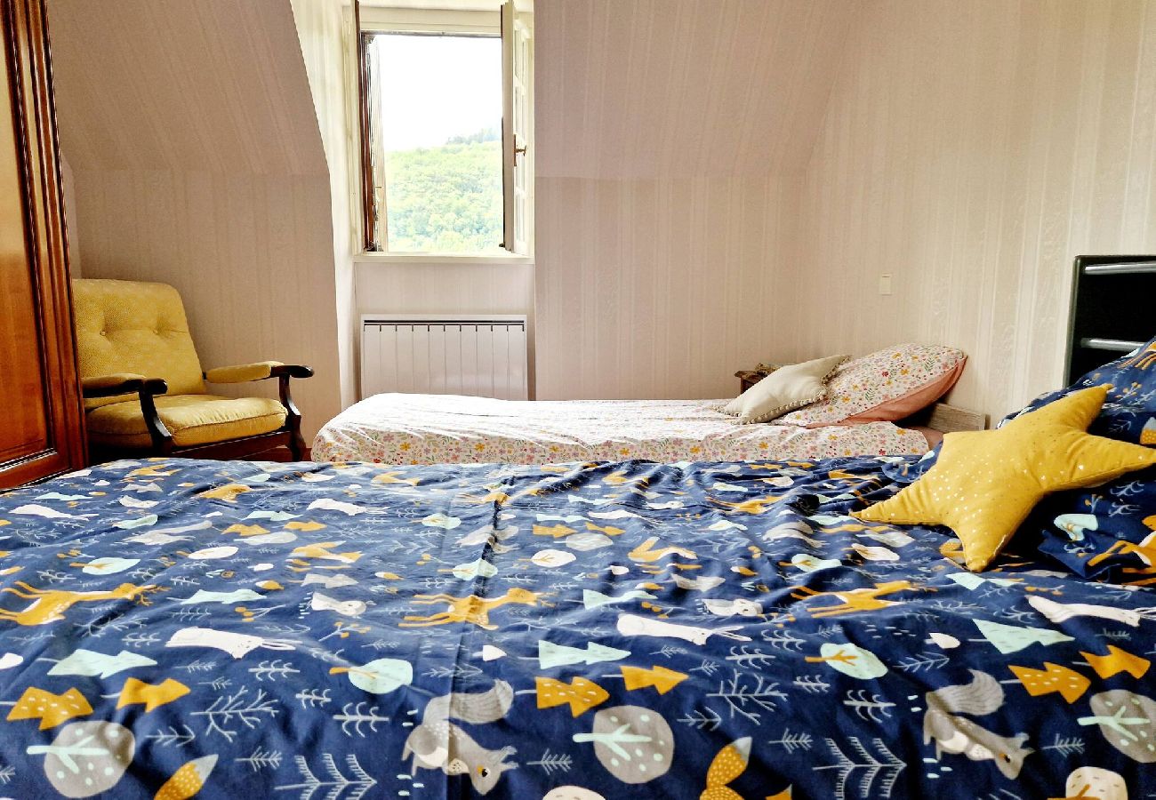 Maison à Campouriez - Maison Le Yoti,  jolie vue sur la Vall&eacute;