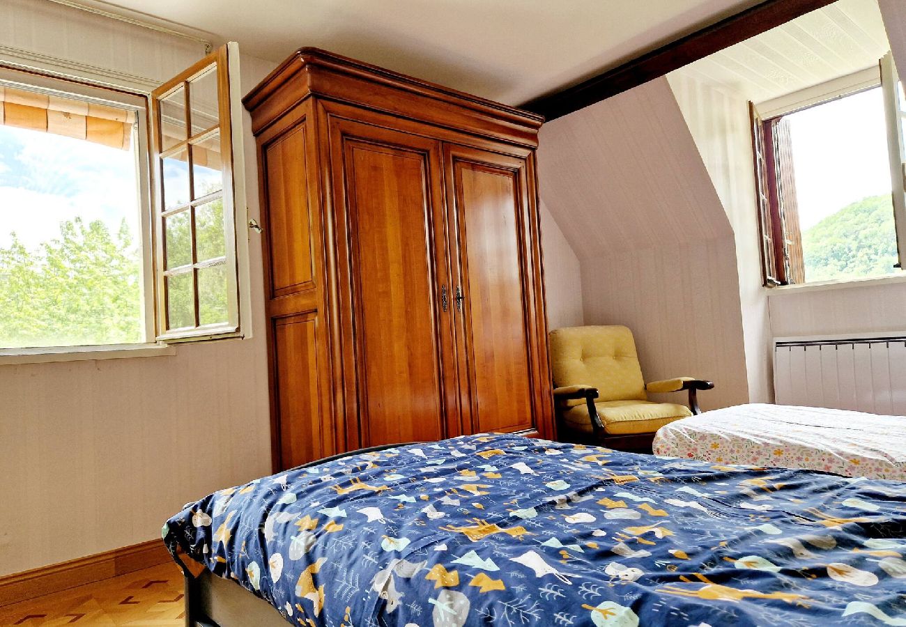 Maison à Campouriez - Maison Le Yoti,  jolie vue sur la Vall&eacute;