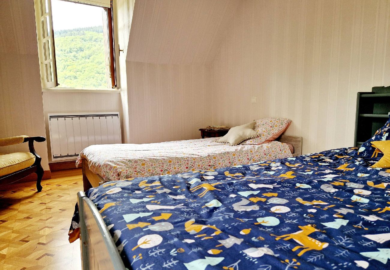 Maison à Campouriez - Maison Le Yoti,  jolie vue sur la Vall&eacute;