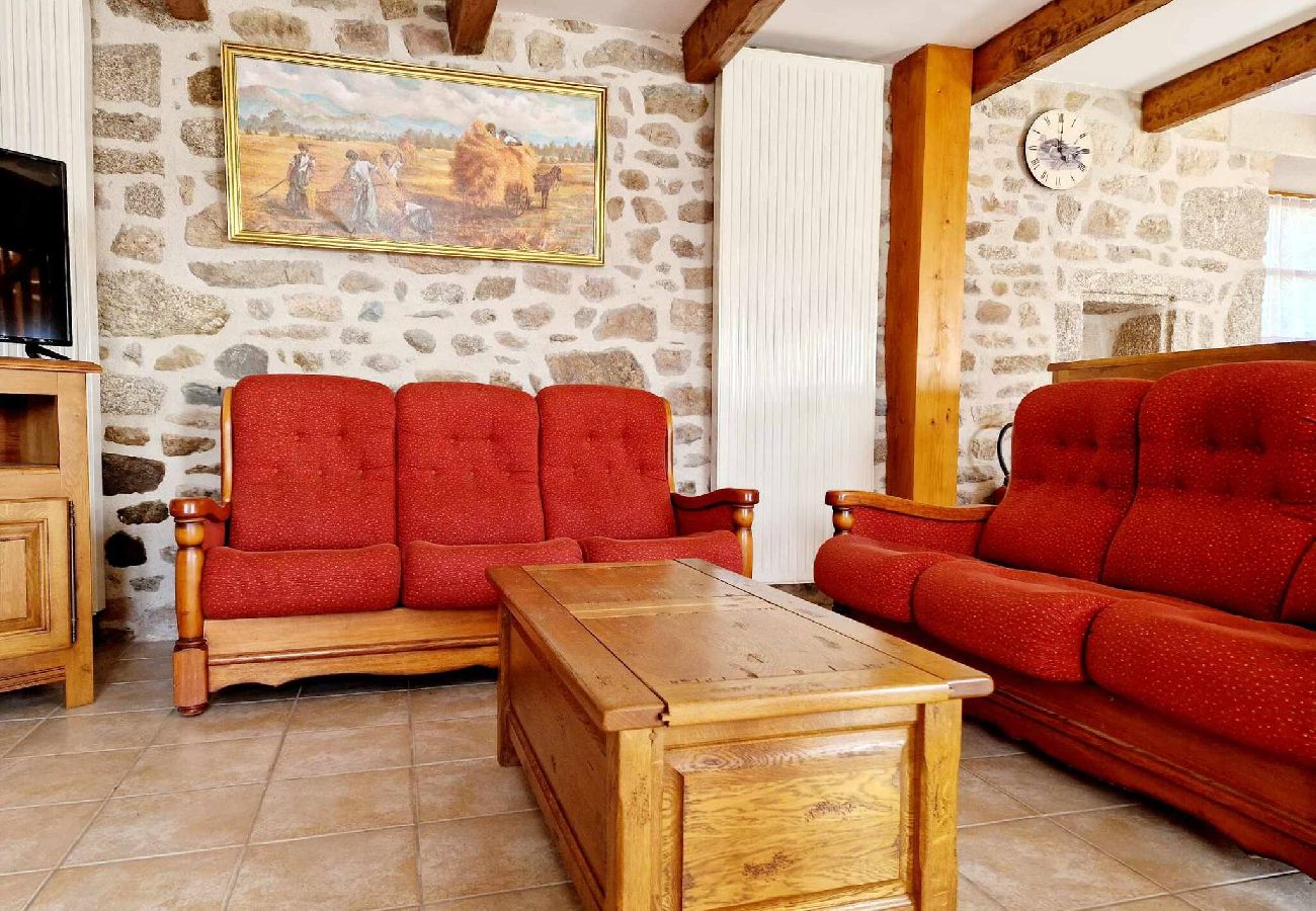 Maison à Saint-Symphorien-de-Thénières - Gite de Saint-Gervais