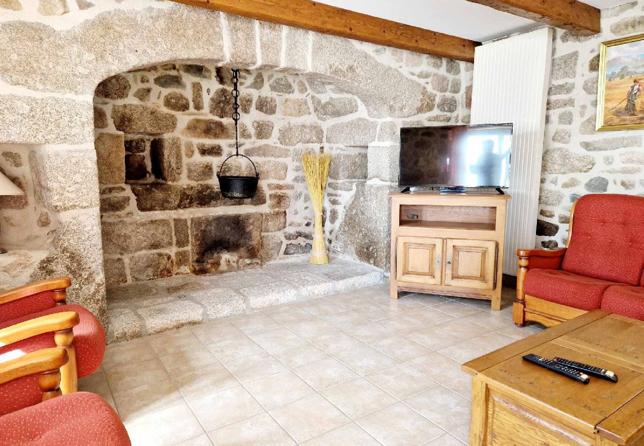 Maison à Saint-Symphorien-de-Thénières - Gite de Saint-Gervais