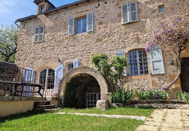 Maison à Estaing - Montrepos - Ancien Presbytère du 17° siècle