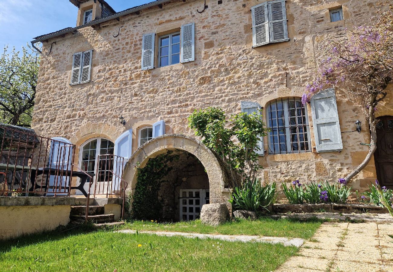 Maison à Estaing - Montrepos - Ancien Presbytère du 17° siècle