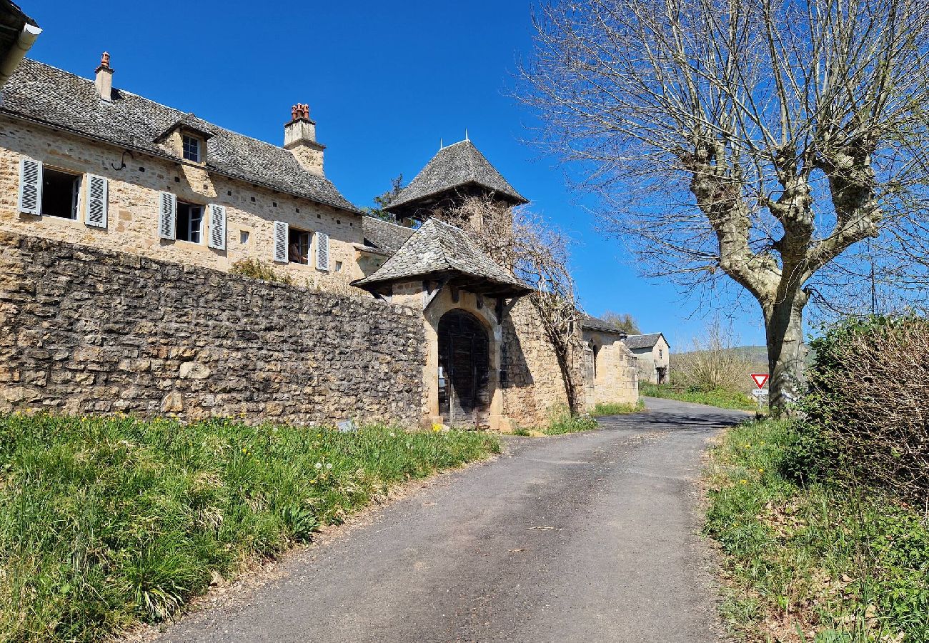 Maison à Estaing - Montrepos - Ancien Presbytère du 17° siècle