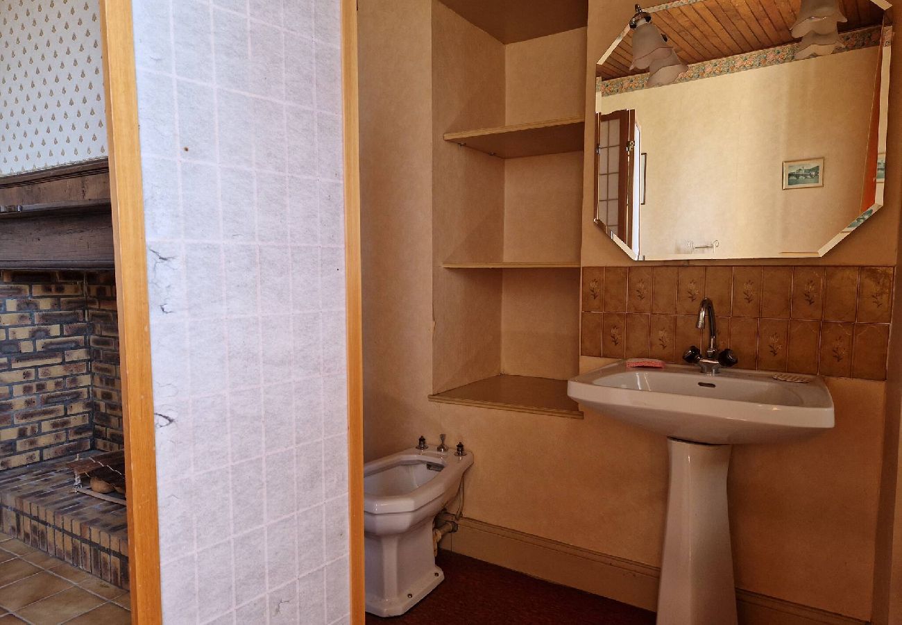 Maison à Estaing - Montrepos - Ancien Presbytère du 17° siècle