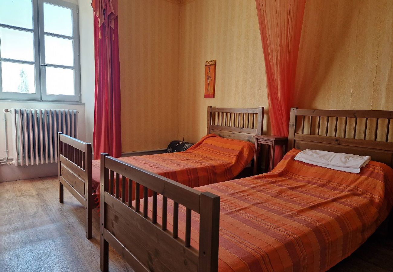 Maison à Estaing - Montrepos - Ancien Presbytère du 17° siècle