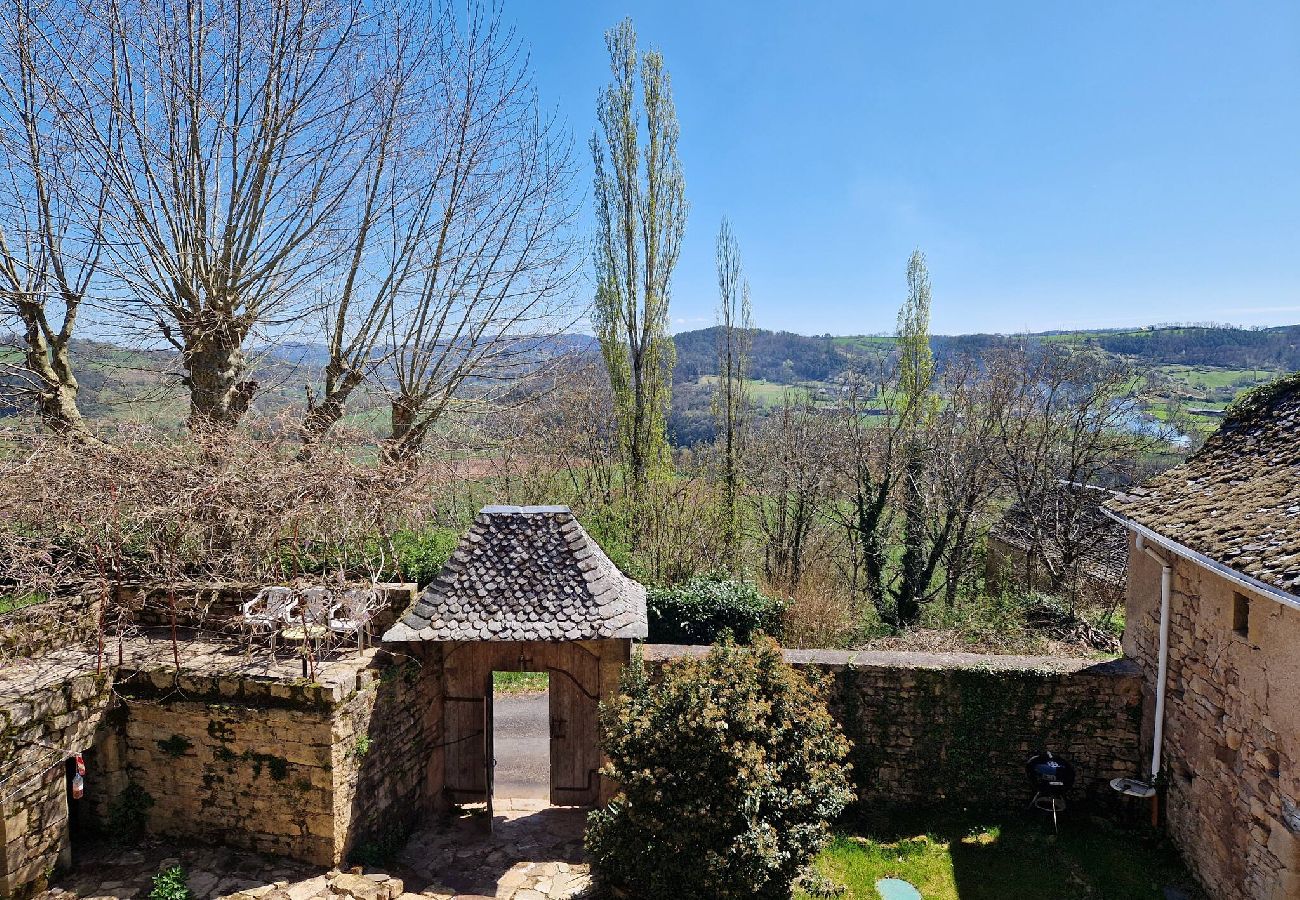 Maison à Estaing - Montrepos - Ancien Presbytère du 17° siècle