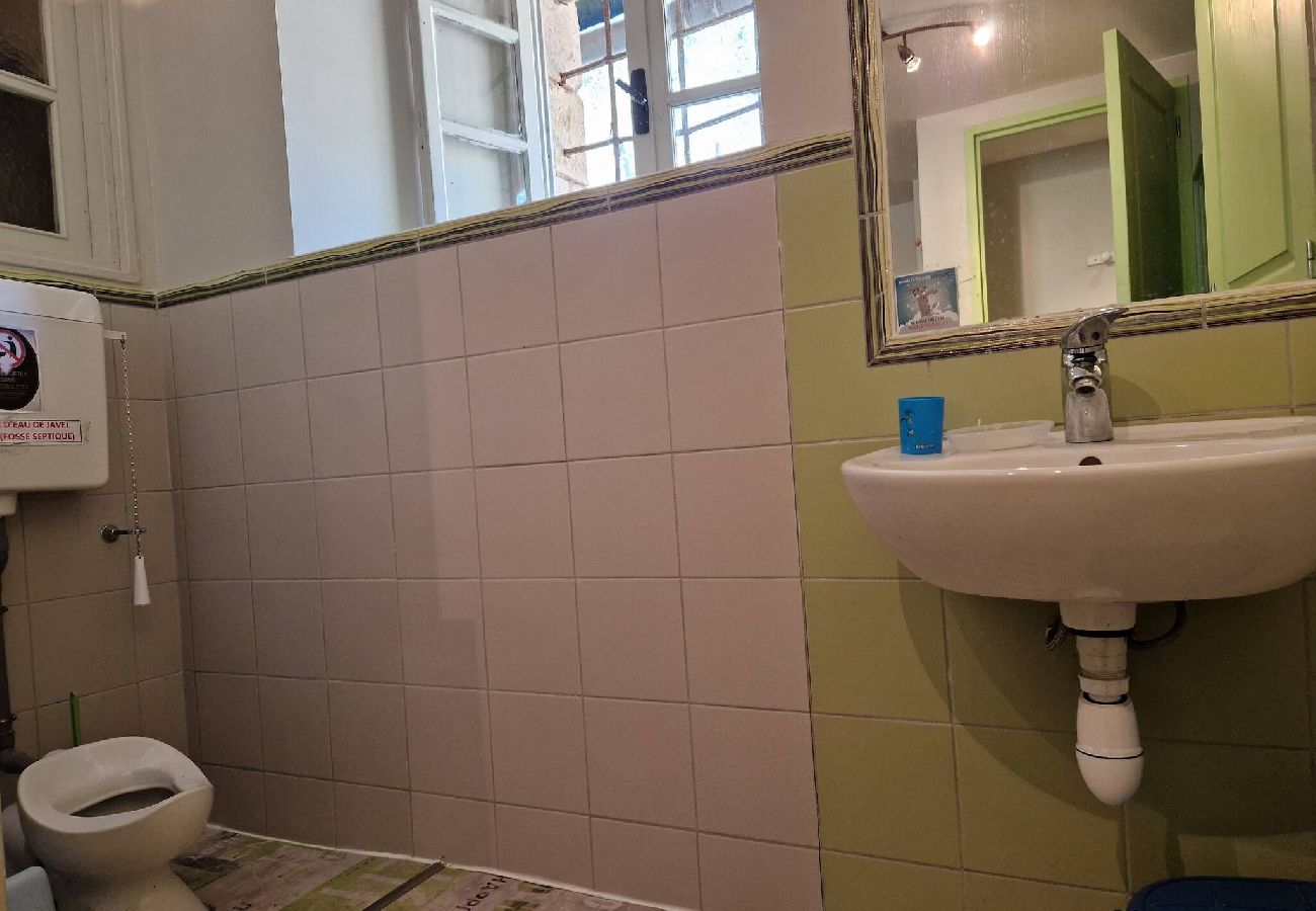 Maison à Estaing - Montrepos - Ancien Presbytère du 17° siècle