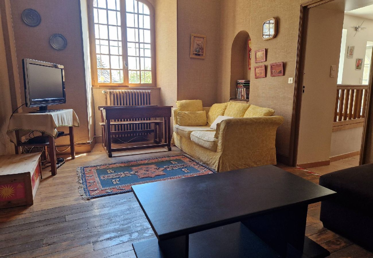 Maison à Estaing - Montrepos - Ancien Presbytère du 17° siècle